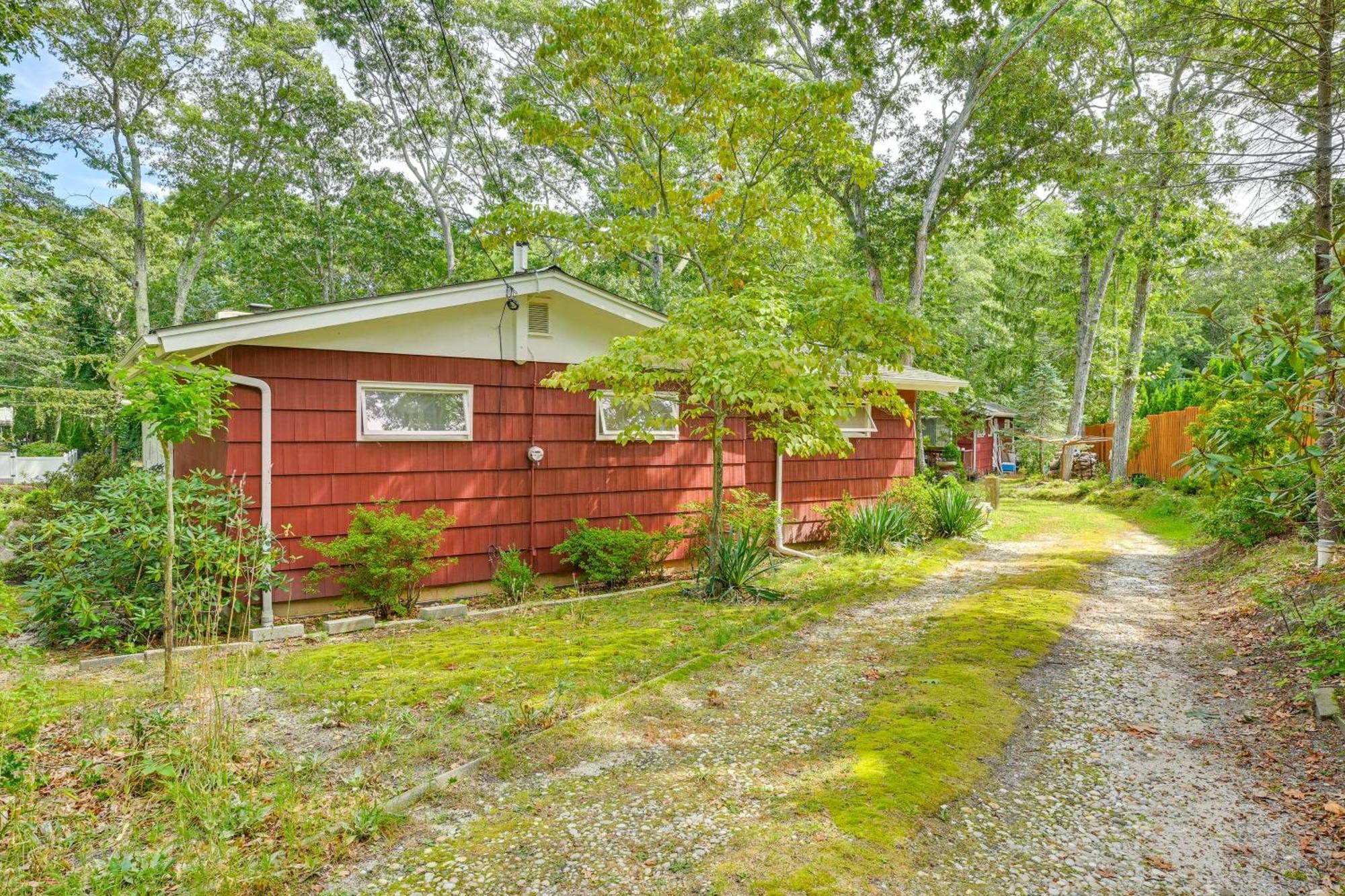 Home In Long Island Wine Country - Walk To Beach! Cutchogue Exterior photo