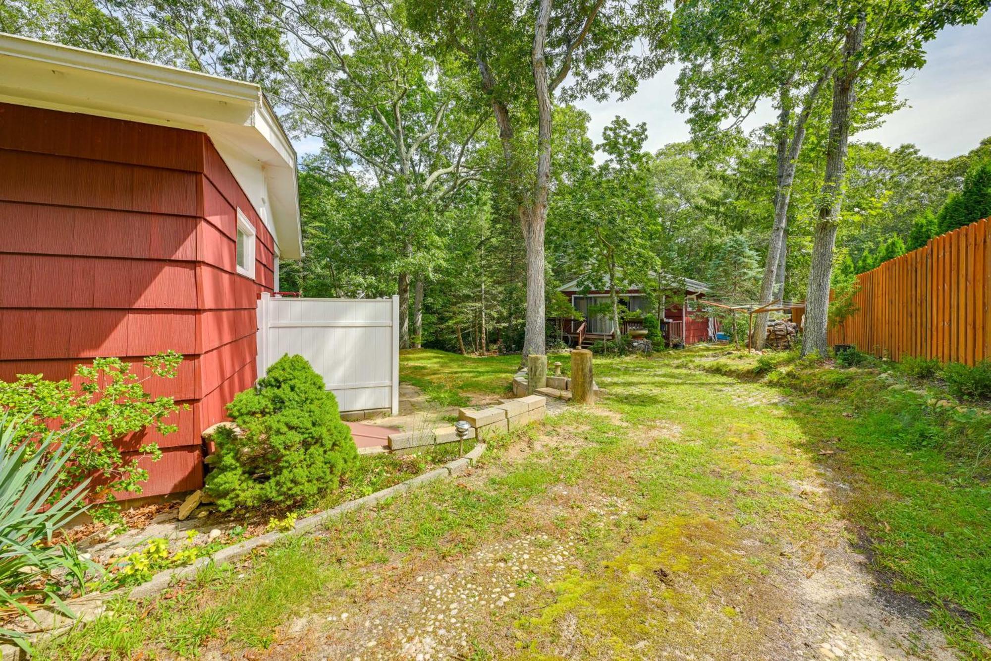 Home In Long Island Wine Country - Walk To Beach! Cutchogue Exterior photo