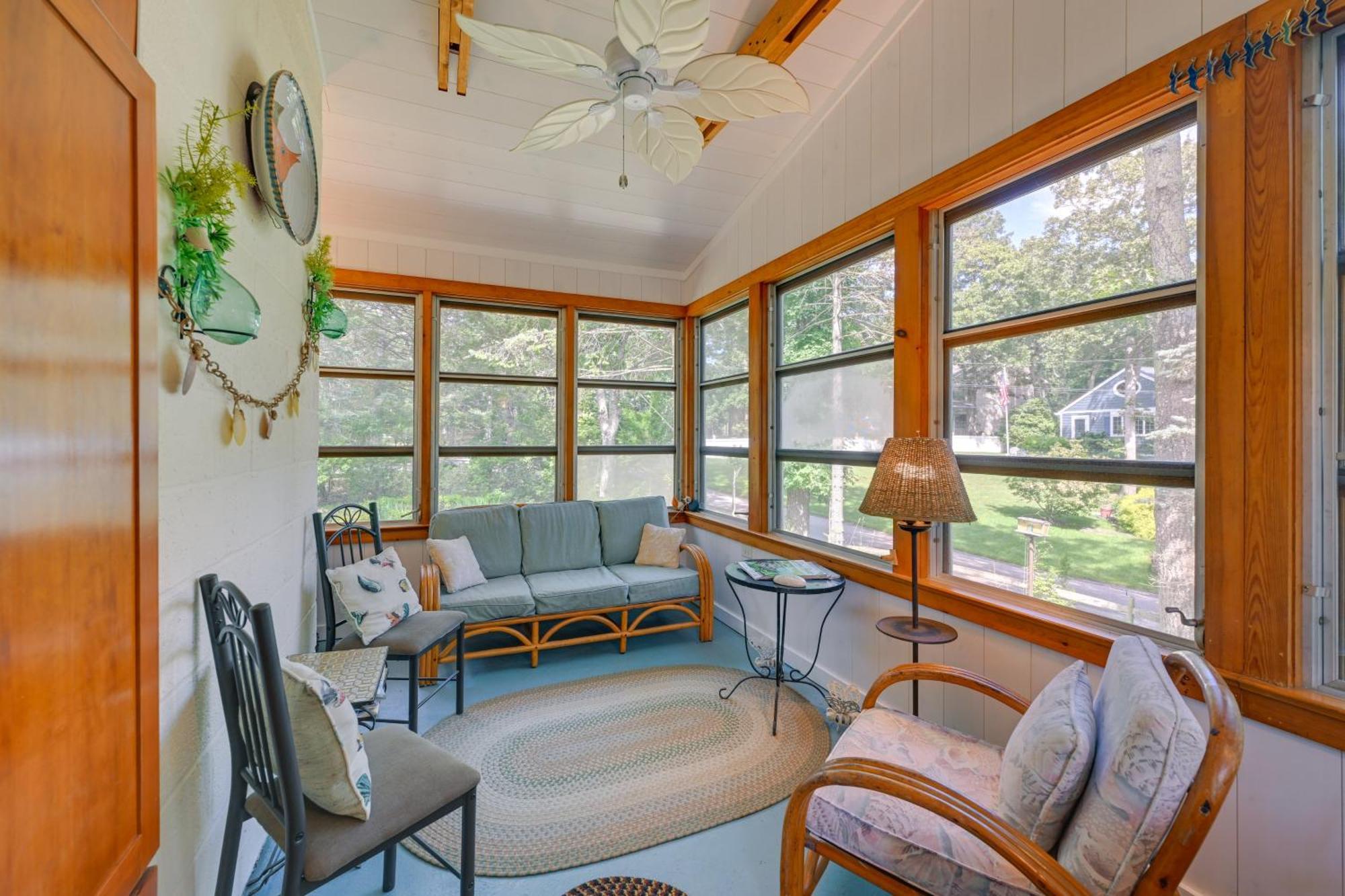 Home In Long Island Wine Country - Walk To Beach! Cutchogue Exterior photo