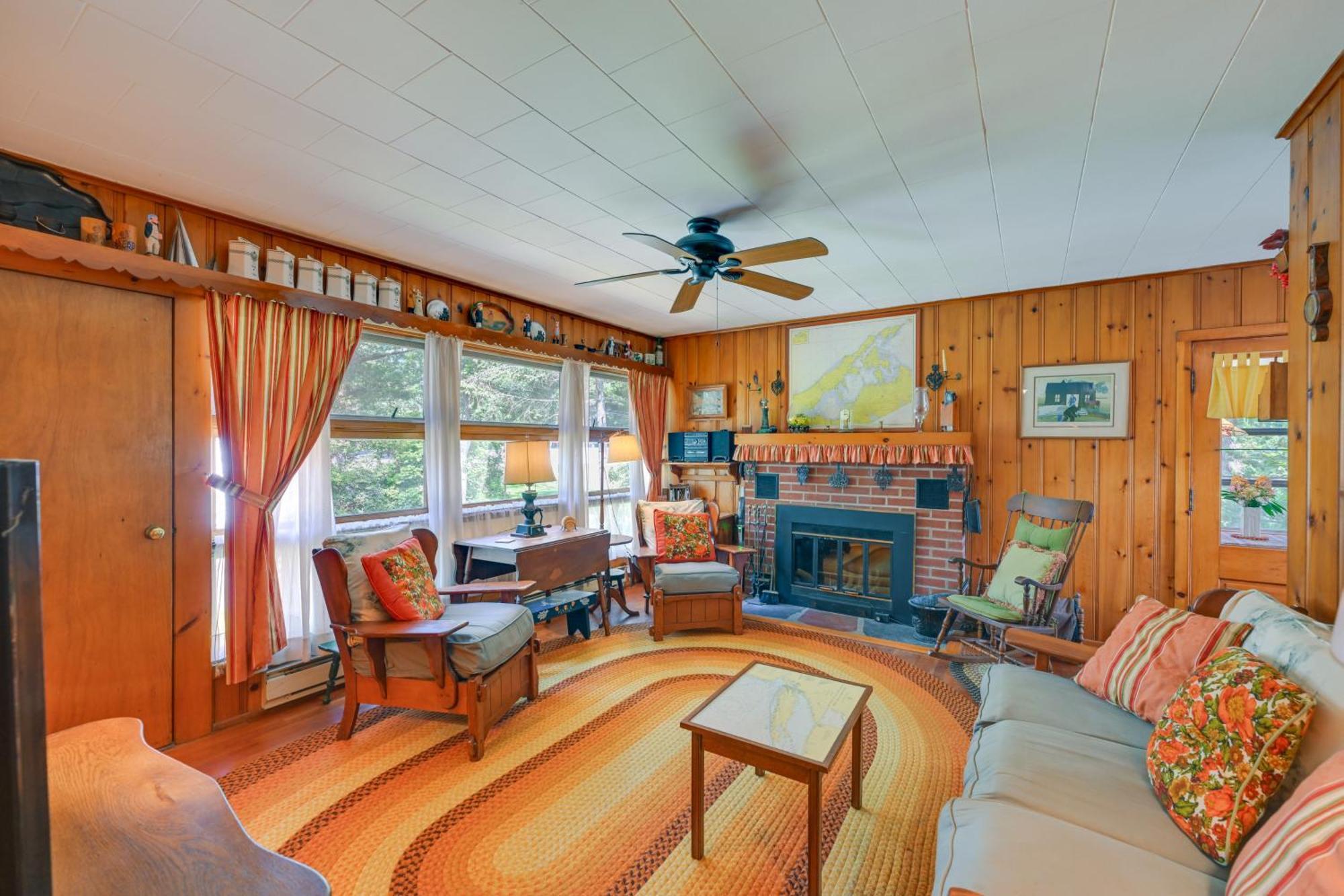 Home In Long Island Wine Country - Walk To Beach! Cutchogue Exterior photo